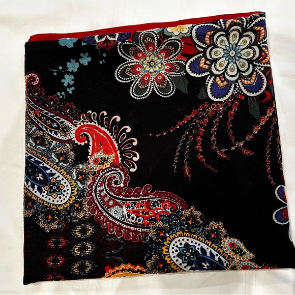 ROECKL Square Paisley motif  - multi color Scarf - Picture 3 of 5